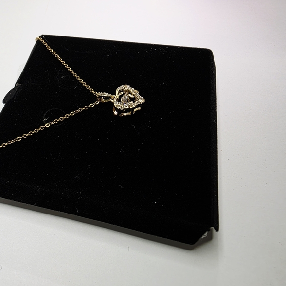 N0033 Elegant Gold Heart Pendant Necklace - Picture 2 of 3